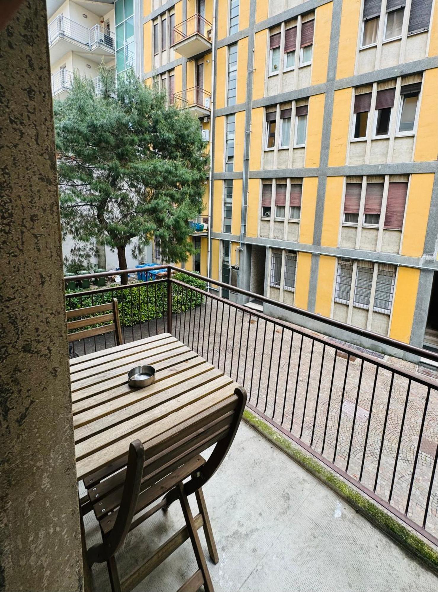 Tiny & Cosy Studio Flat In Como Kültér fotó